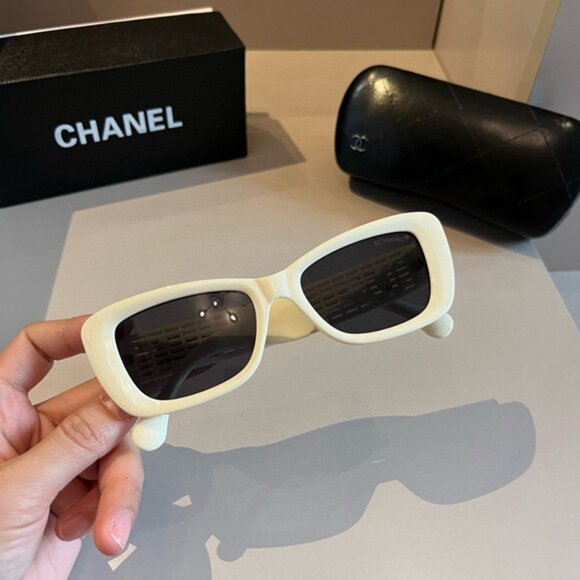 CHANEL Women\'s White Sunglasses main image 7